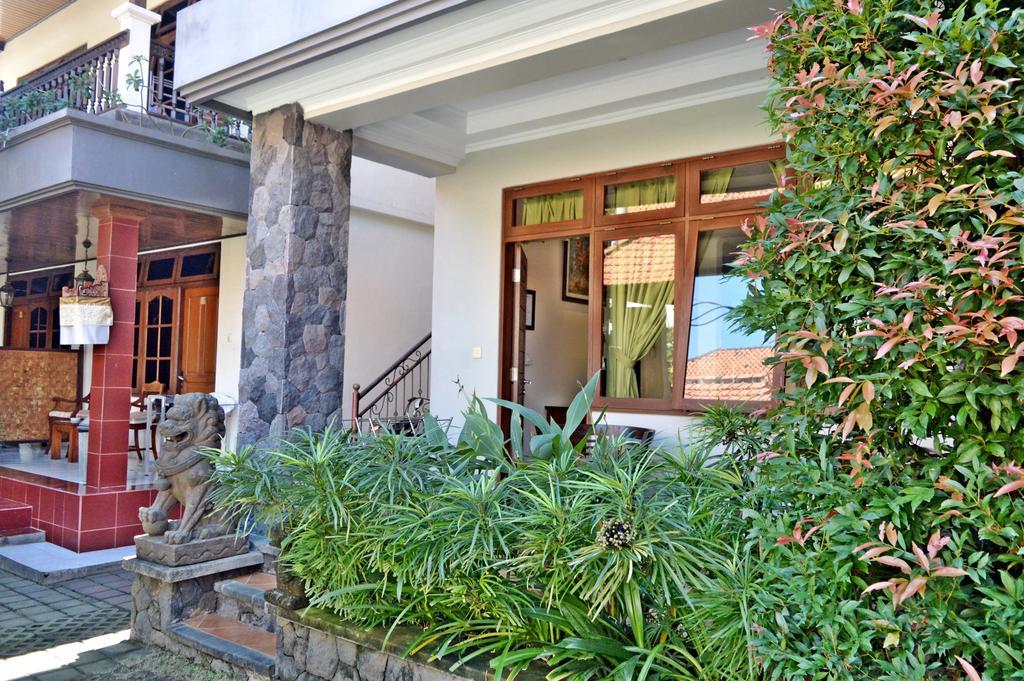 Yulia 2 Homestay Sanur Екстер'єр фото