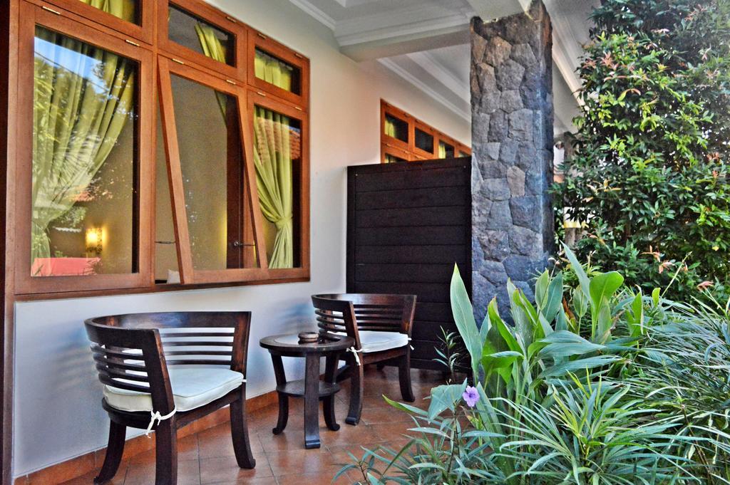 Yulia 2 Homestay Sanur Екстер'єр фото