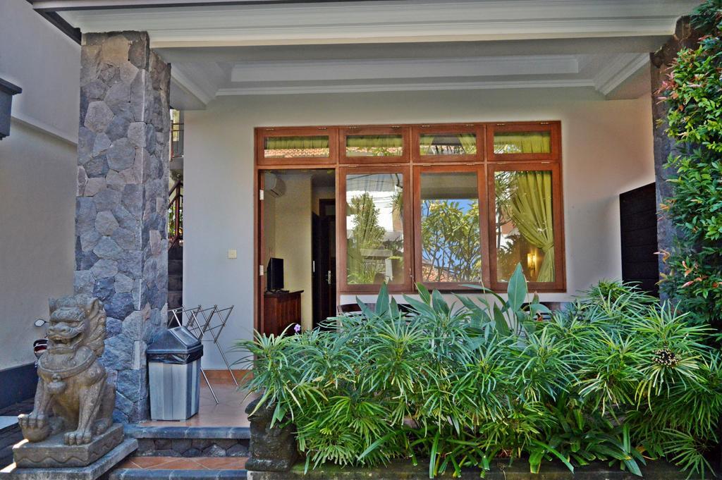 Yulia 2 Homestay Sanur Екстер'єр фото