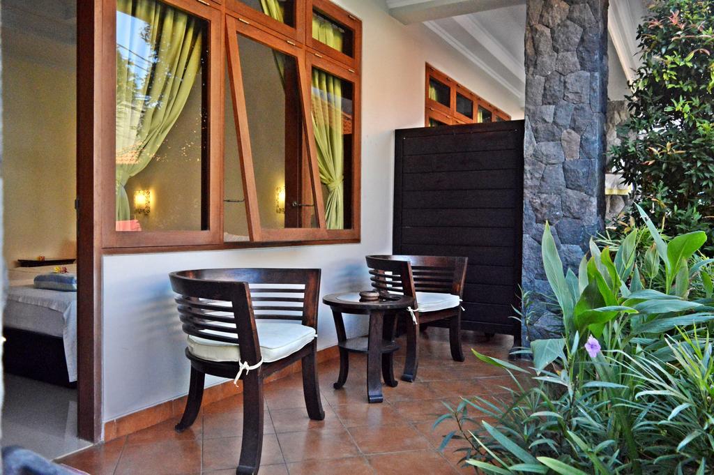 Yulia 2 Homestay Sanur Екстер'єр фото