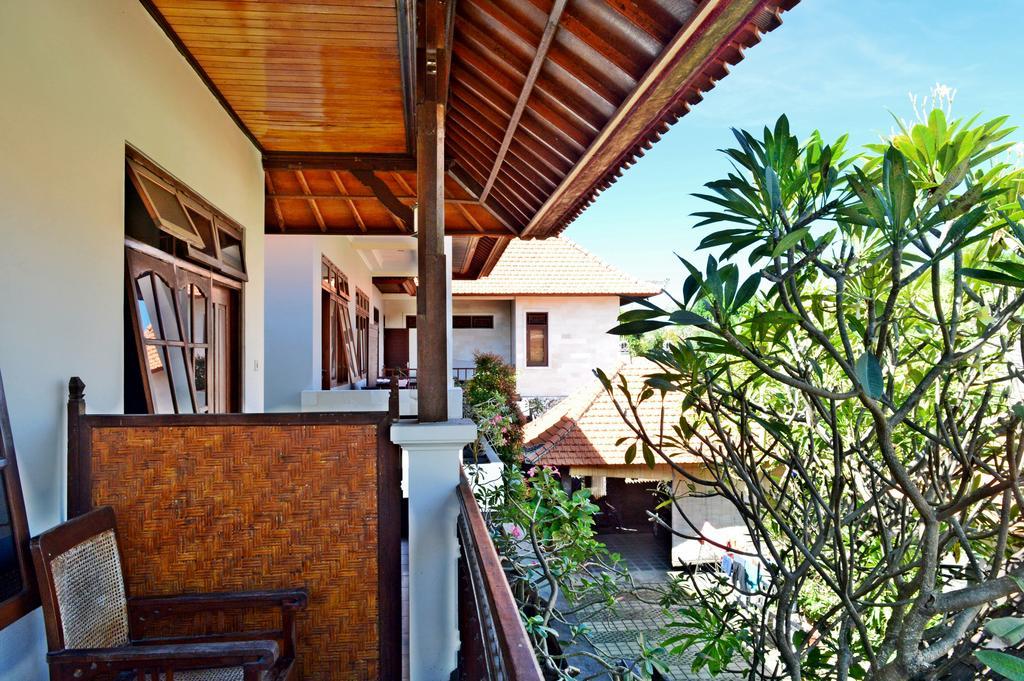 Yulia 2 Homestay Sanur Екстер'єр фото