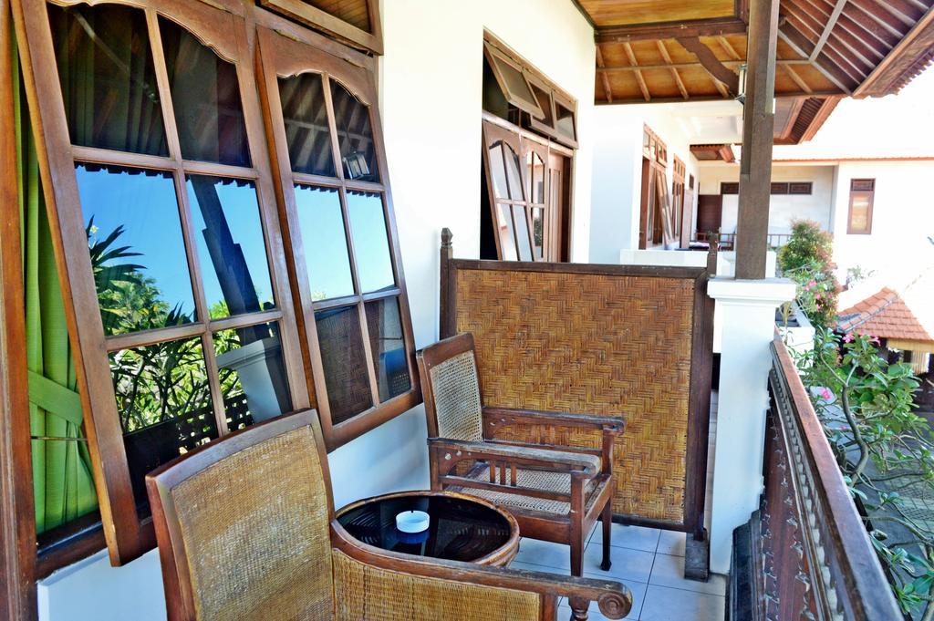 Yulia 2 Homestay Sanur Екстер'єр фото