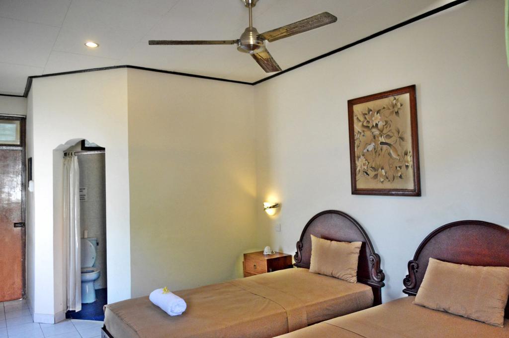 Yulia 2 Homestay Sanur Екстер'єр фото