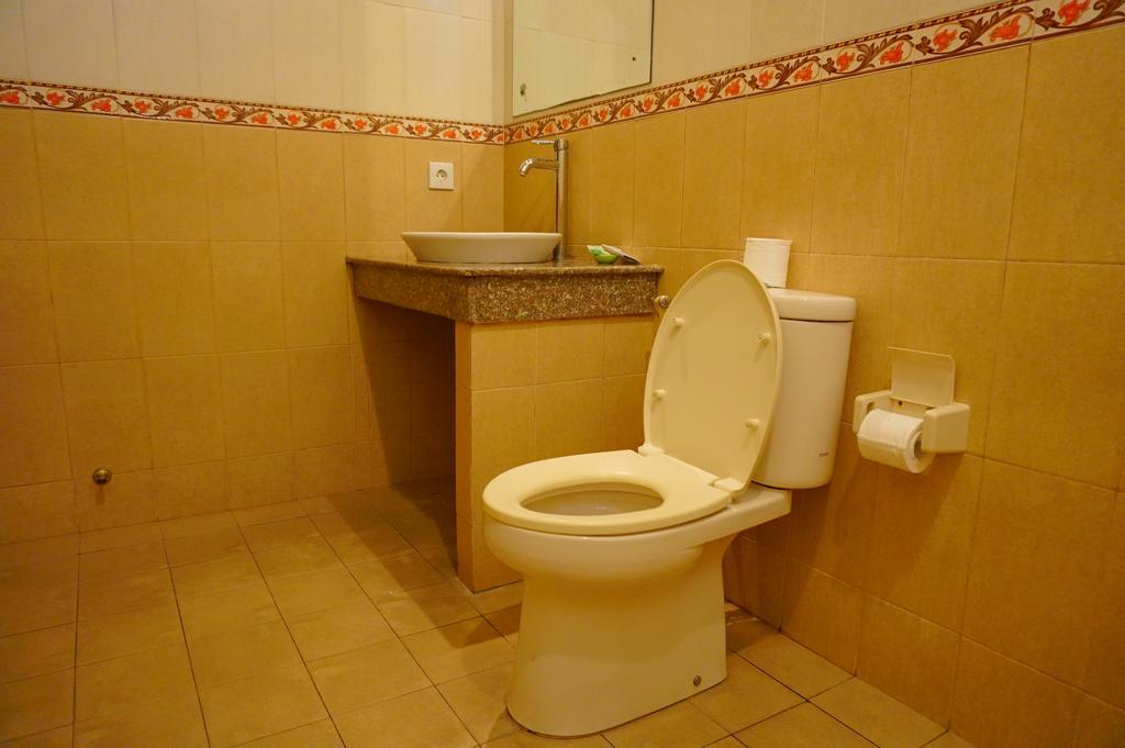 Yulia 2 Homestay Sanur Екстер'єр фото