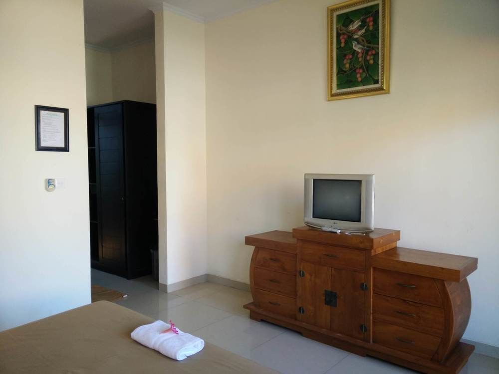 Yulia 2 Homestay Sanur Екстер'єр фото
