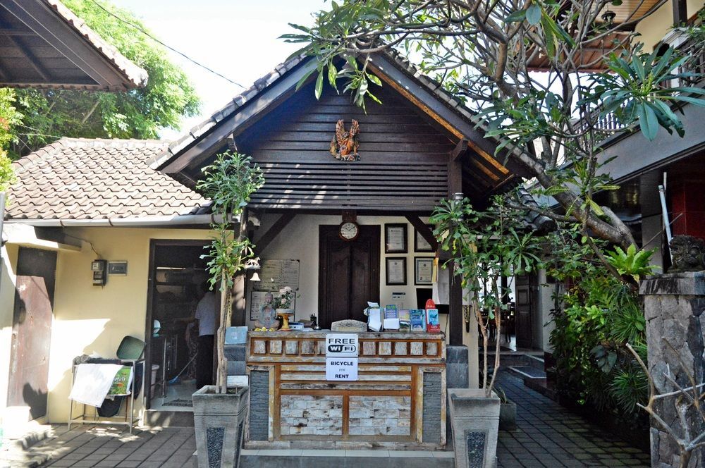 Yulia 2 Homestay Sanur Екстер'єр фото