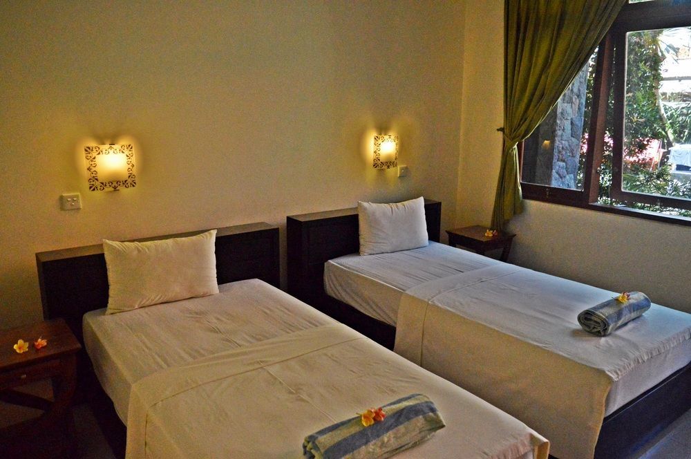 Yulia 2 Homestay Sanur Екстер'єр фото